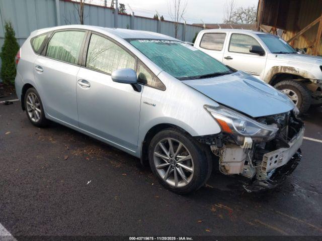  Salvage Toyota Prius v