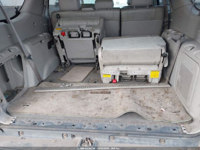 Toyota Sequoia Sr5 V8 Image 12