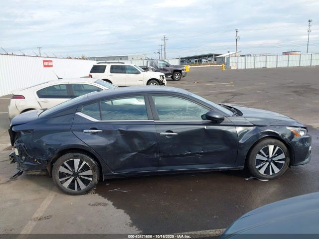 Nissan Altima Sv Fwd Image 9