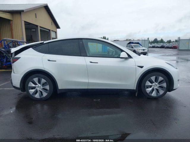 Tesla Model Y Long Range Dual Motor All-wheel Drive Image 16