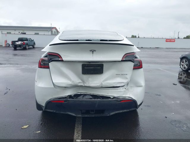 Tesla Model Y Long Range Dual Motor All-wheel Drive Image 11