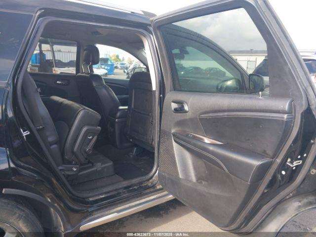 Dodge Journey Crossroad Image 11