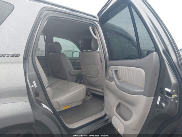 Toyota Sequoia Limited V8 Image 4