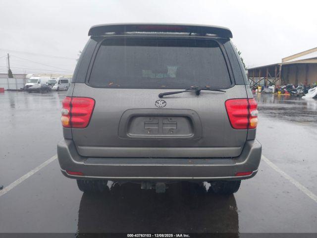 Toyota Sequoia Limited V8 Image 15