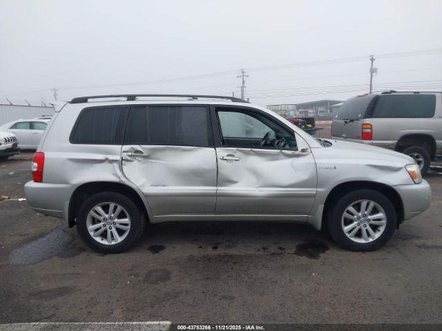 Toyota Highlander Limited V6 Image 10