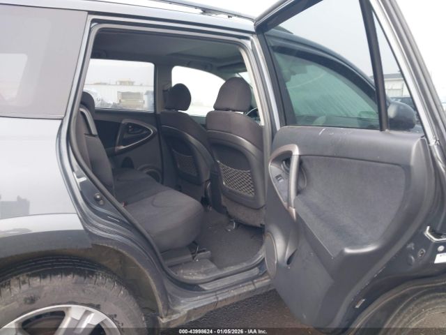 Toyota RAV4 Sport V6 Image 4