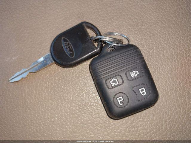 Ford Explorer Xlt Image 11