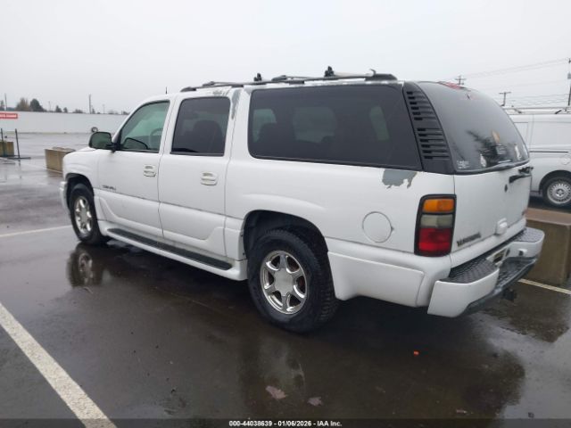 GMC Yukon Denali Image 3