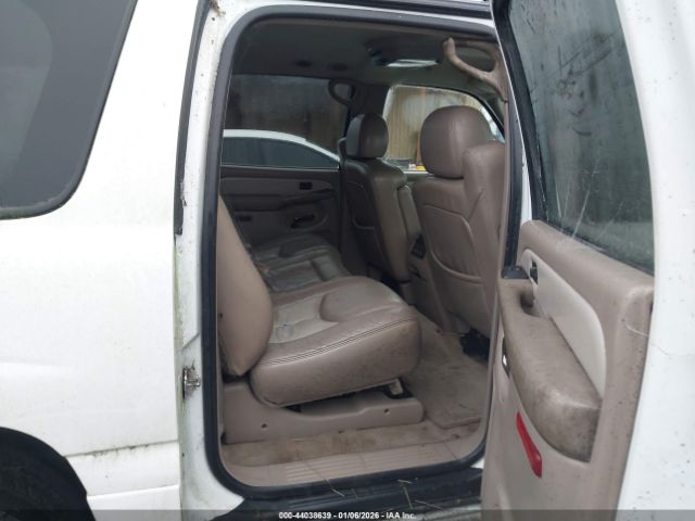 GMC Yukon Denali Image 6