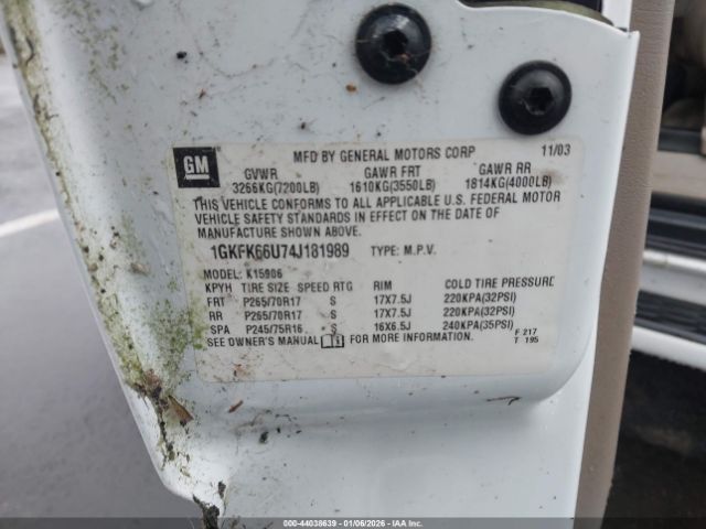 GMC Yukon Denali Image 9