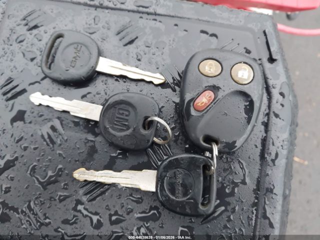 GMC Yukon Denali Image 8