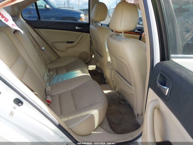 Acura TSX Image 17