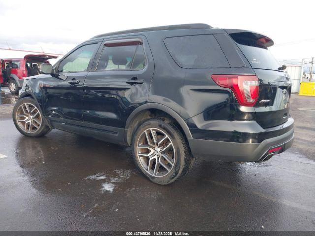 Ford Explorer Sport Image 3