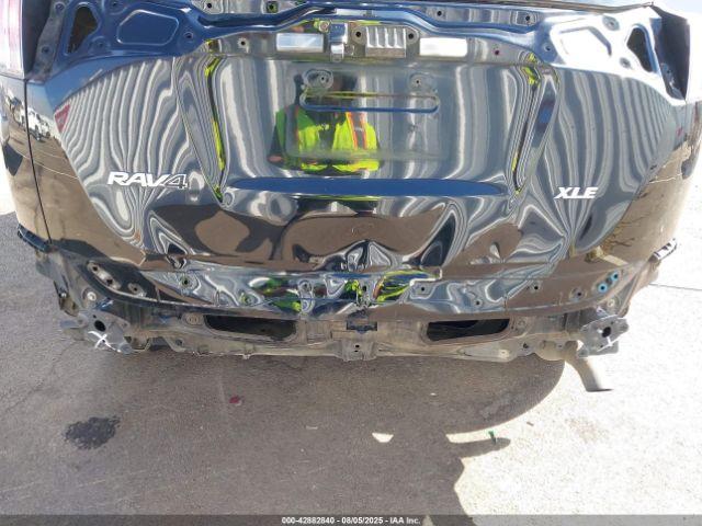 Toyota RAV4 Xle Image 16