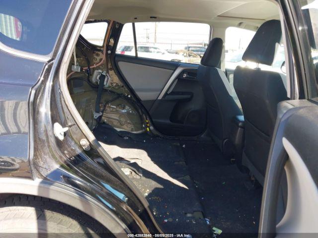 Toyota RAV4 Xle Image 12