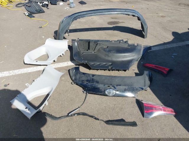 Toyota RAV4 Xle Image 4