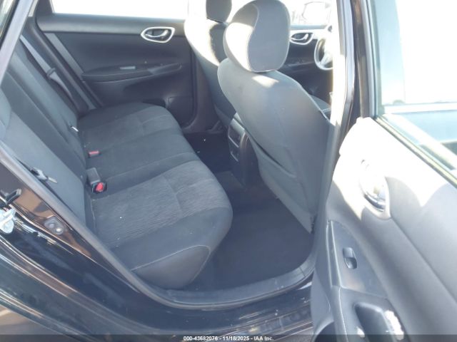 Nissan Sentra Image 12