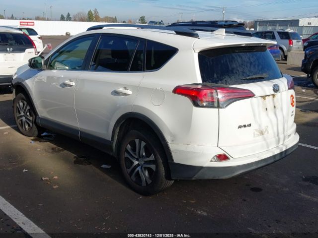 Toyota RAV4 Le Image 7
