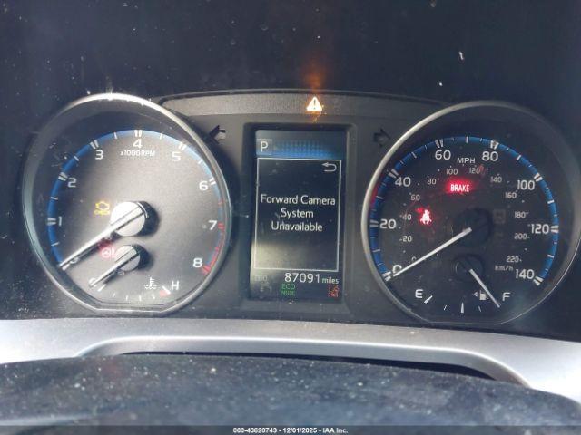 Toyota RAV4 Le Image 13