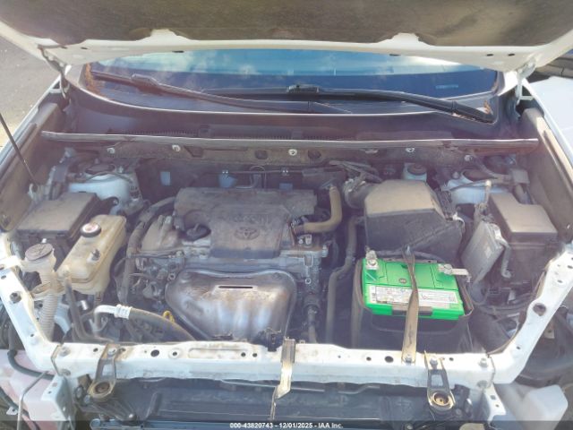 Toyota RAV4 Le Image 17