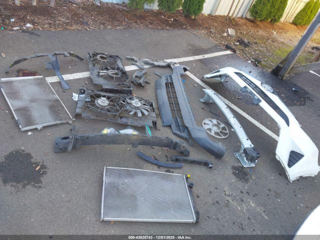 Toyota RAV4 Le Image 14