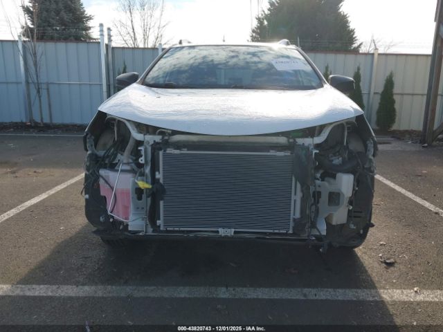 Toyota RAV4 Le Image 18