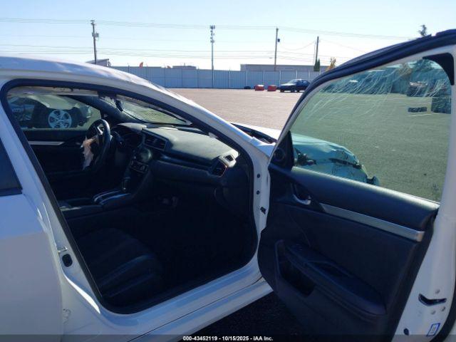 Honda Civic Sport Image 2