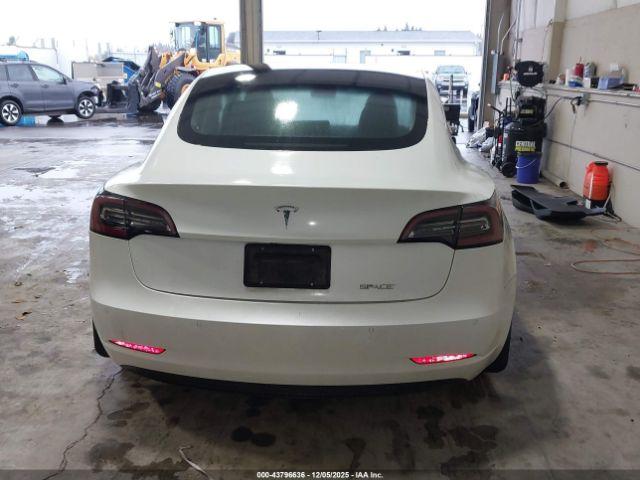 Tesla Model 3 Image 19